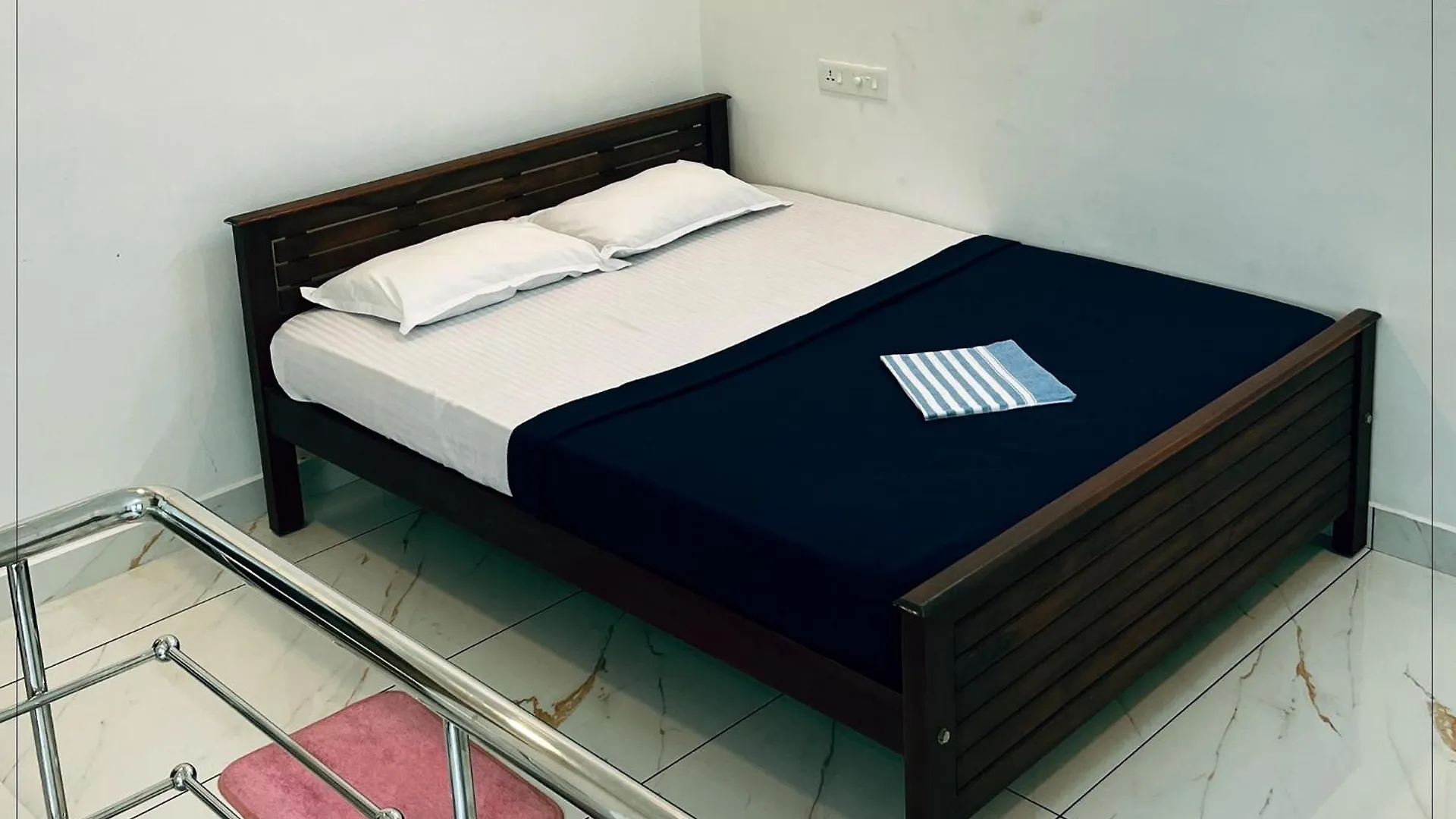 Hill Breeze Homestay Anaviratty