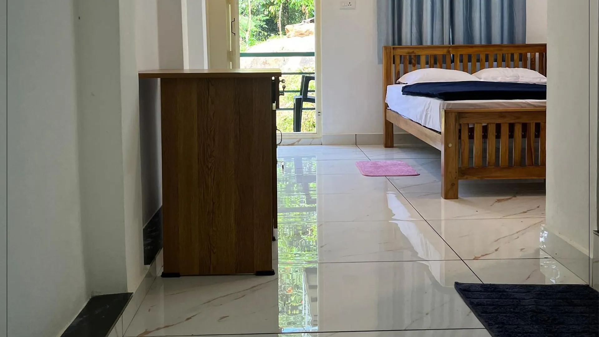 Hill Breeze Homestay Anaviratty 0*,  India