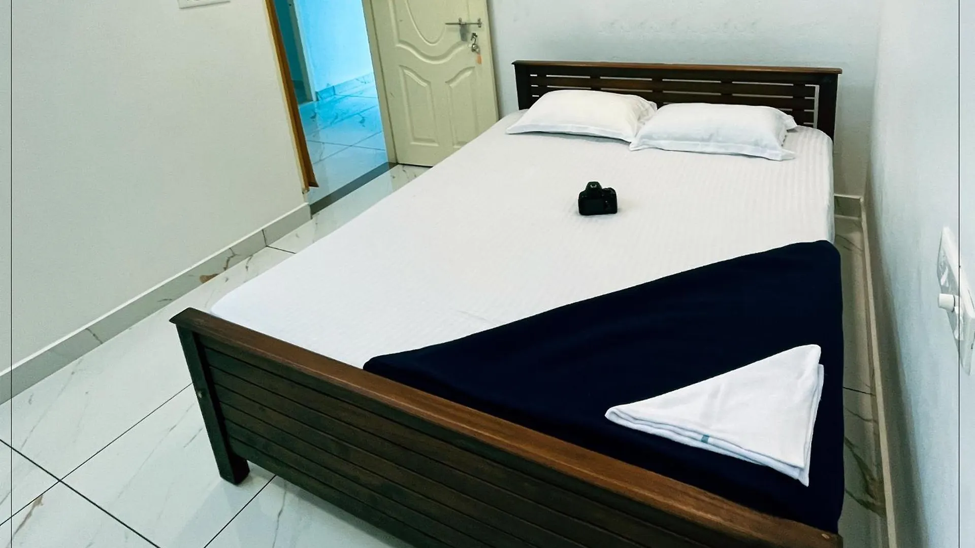 Hill Breeze Homestay Anaviratty