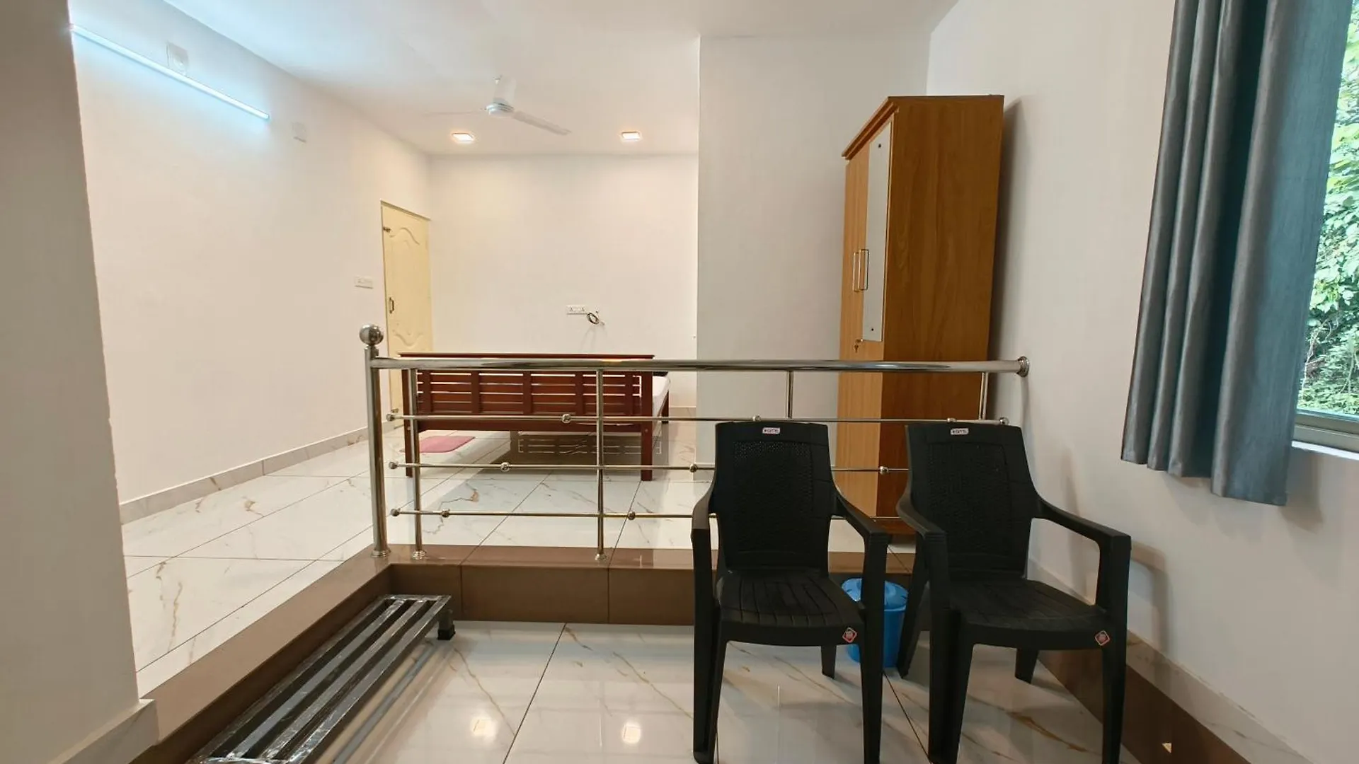 Hill Breeze Homestay Anaviratty