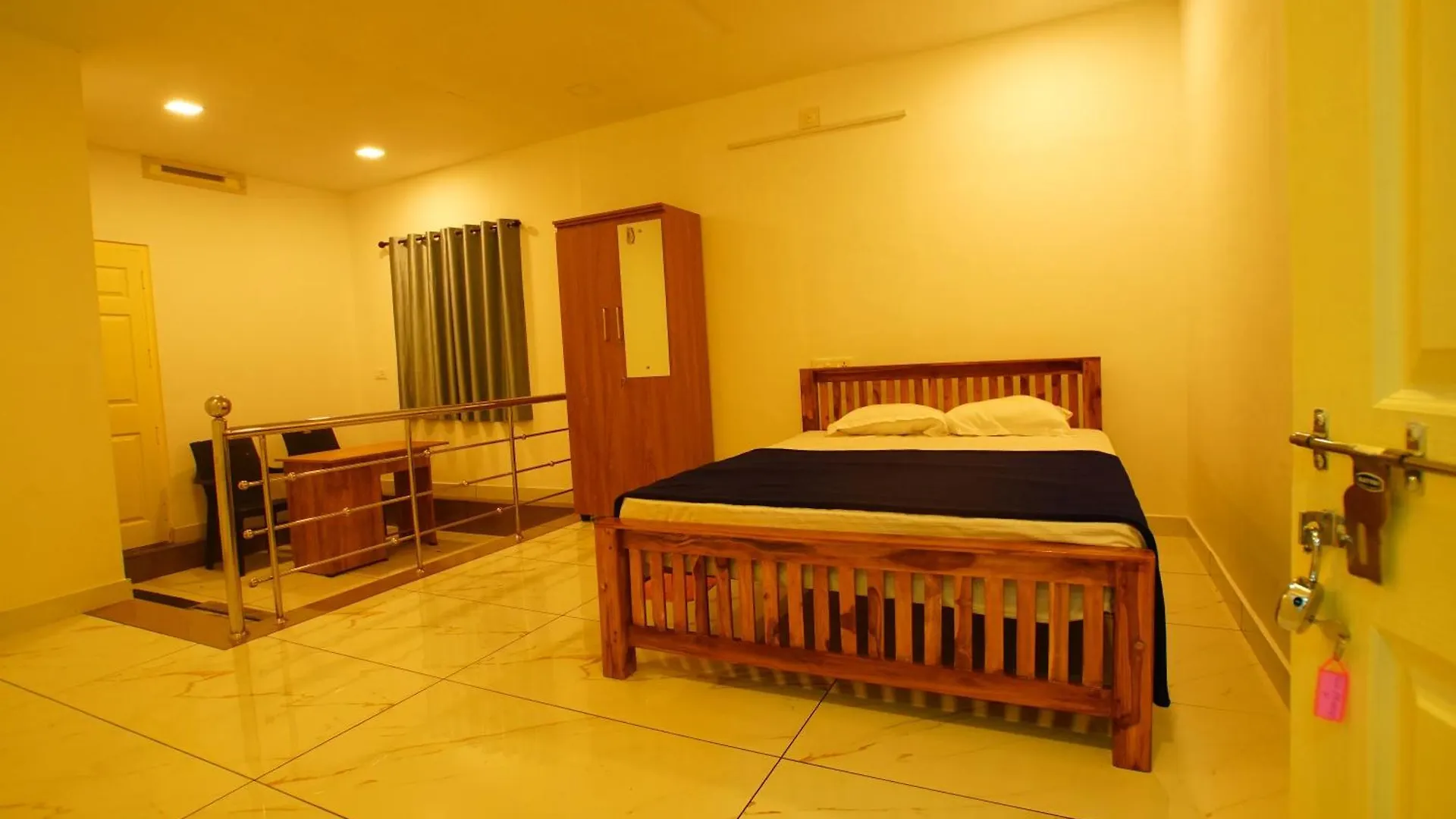 Hill Breeze Homestay Anaviratty